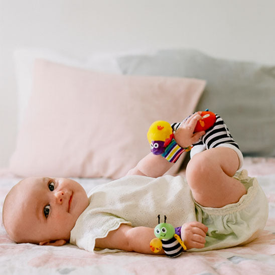 Hochet bebe chaussette sensoriel