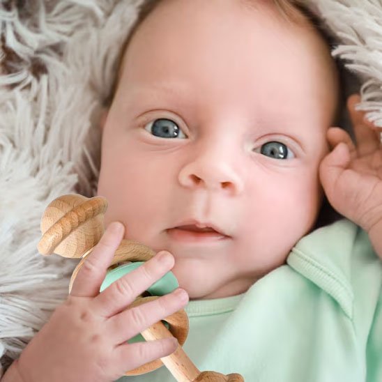 Hochet bébé anneau bois
