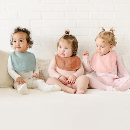 Bavoir vert brun rose