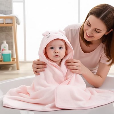 Cape de bain bébé rose coton