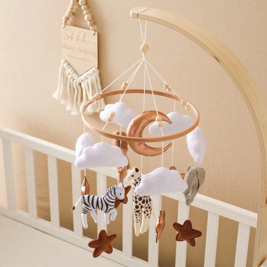mobile bebe suspendu